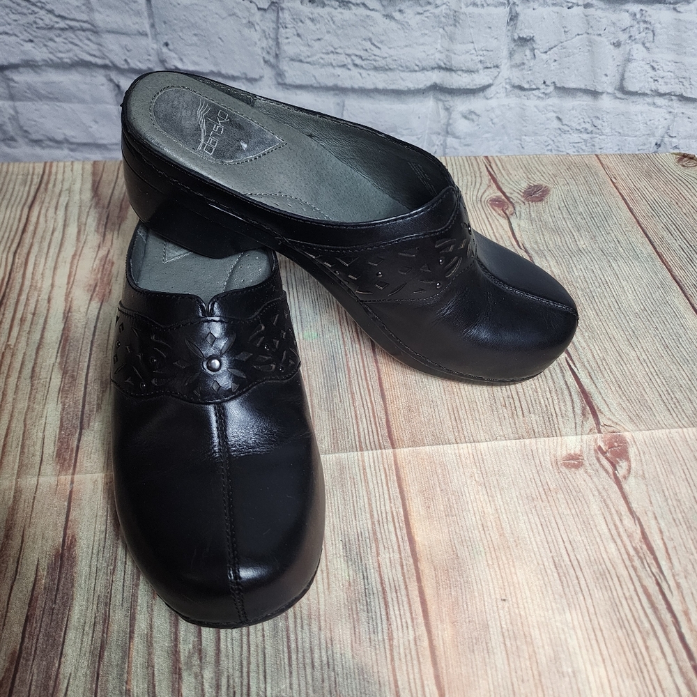 DANSKO Shyanne Black Slip-On Clog